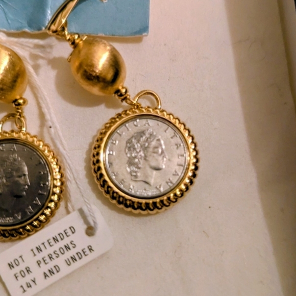 Vintage Toscana Coin Earrings - Picture 7 of 7